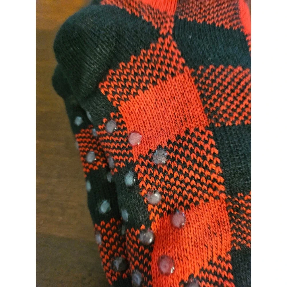 Unbranded Slipper Socks Womens OS Red Black Buffalo Plaid Faux Fur Lined Gripper